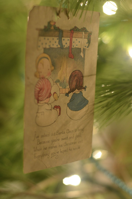 how to decorate with vintage postcards-3